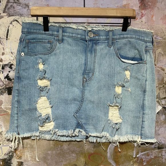 Trendy - Express Distressed Denim Mini 12 - Picture 1 of 13